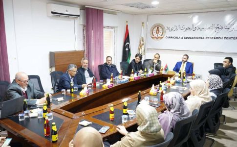 مَرْكَزُ المَناهِجِ التَّعْلِيمِيَّةِ وَالبُحُوثِ التَّرْبَوِيَّةِ يَحْتَفِي بِاليَوْمِ العَالَمِيِّ لِلُّغَةِ العَرَبِيَّةِ